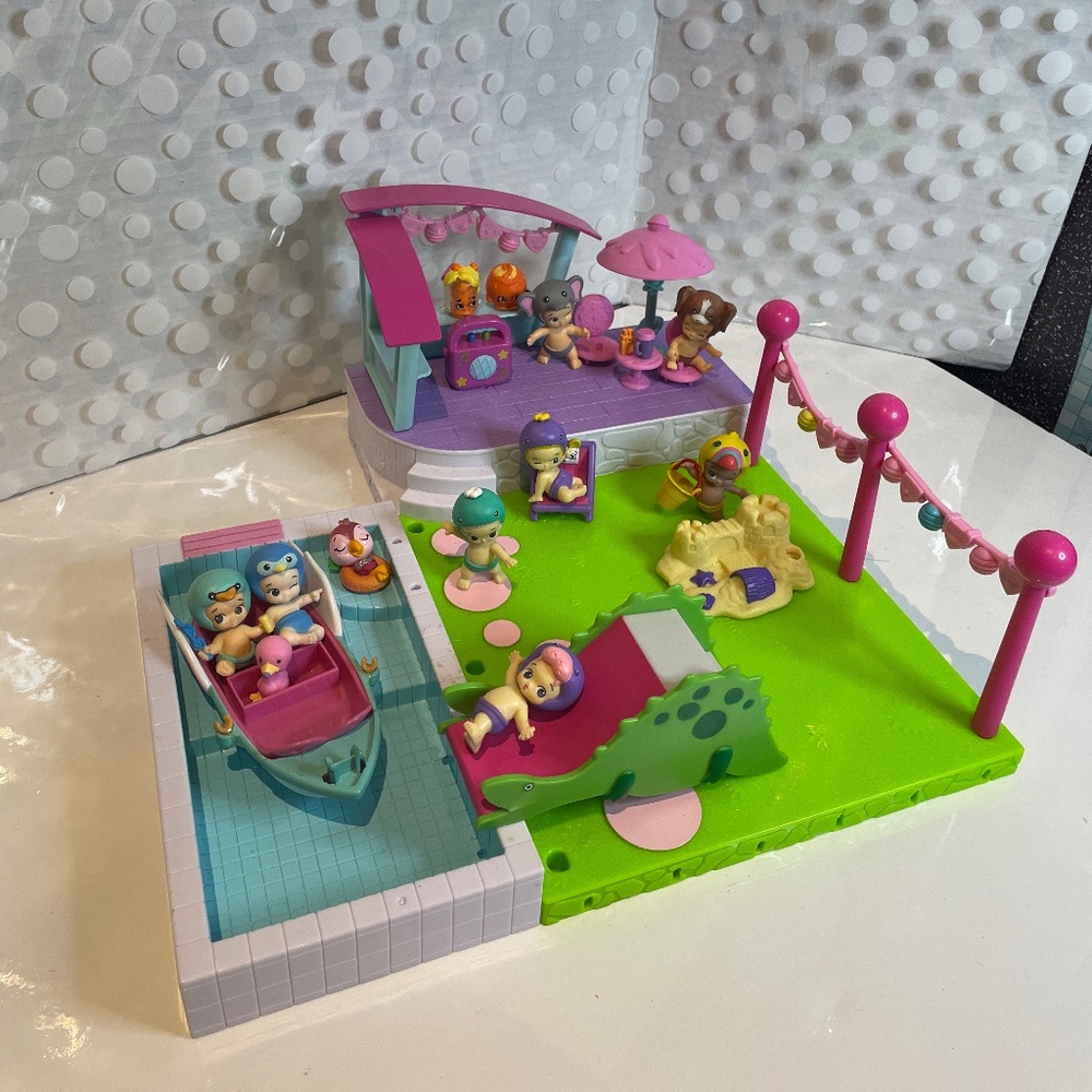Shopkins & Twozies 🏖️Pool & Sun Deck Playset